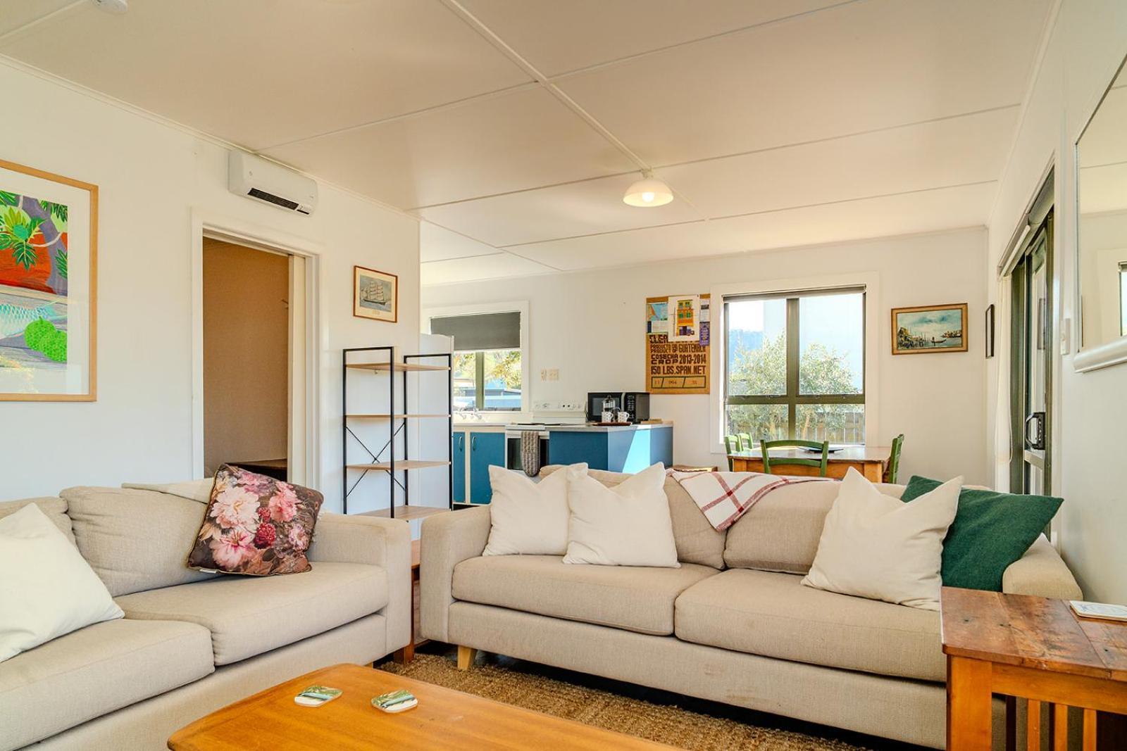Fun Family Bach, Close To Beach And Shops! Waihi Exterior foto