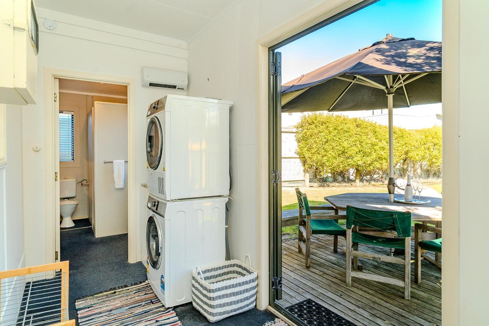 Fun Family Bach, Close To Beach And Shops! Waihi Exterior foto
