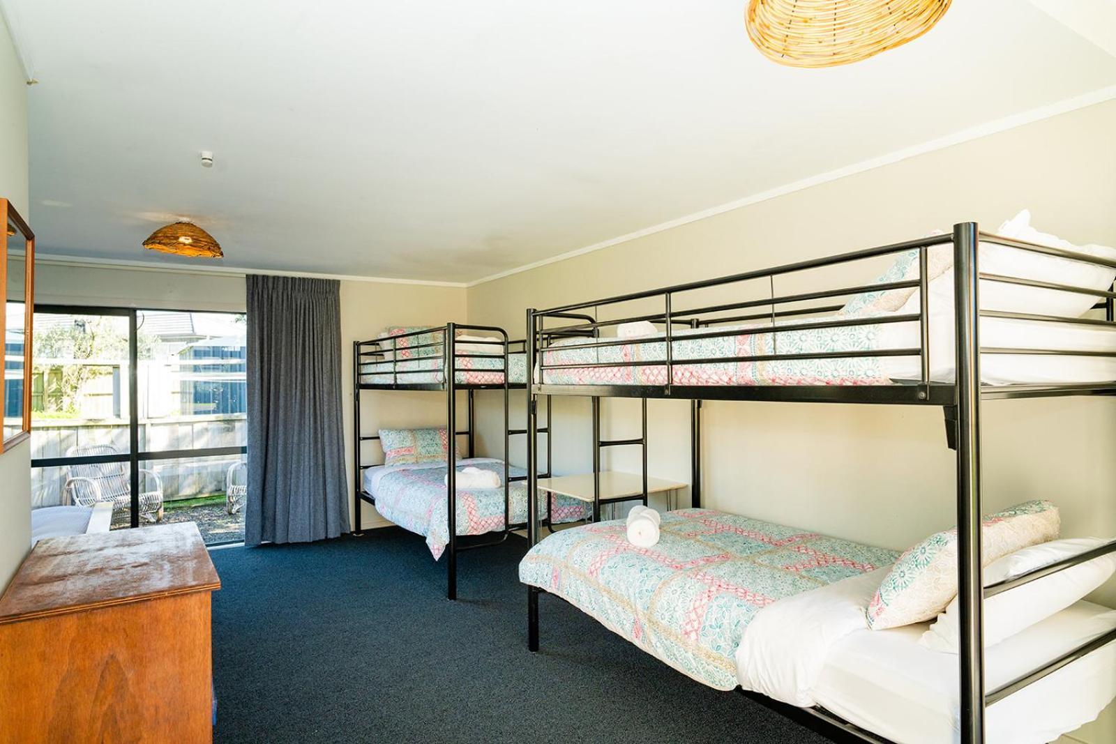 Fun Family Bach, Close To Beach And Shops! Waihi Exterior foto