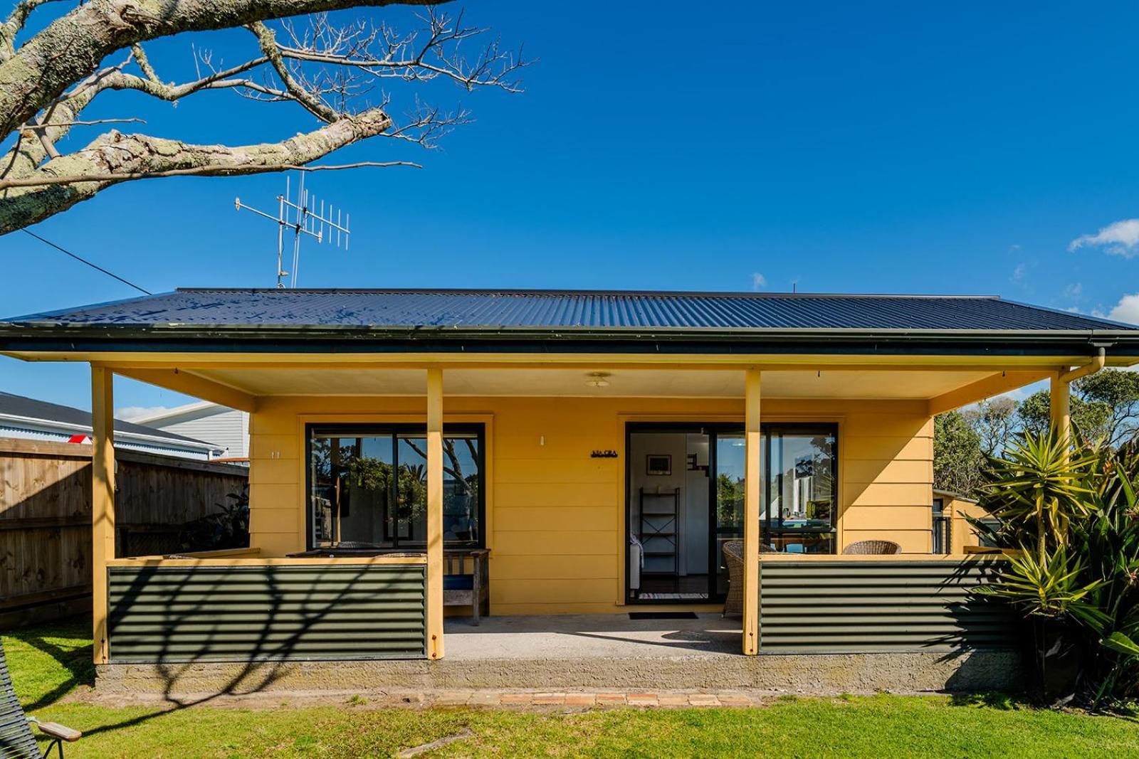 Fun Family Bach, Close To Beach And Shops! Waihi Exterior foto
